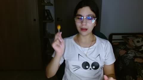 Mia online show from 05-20-26, 02:07