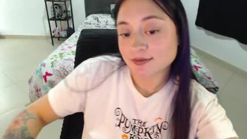 Snapshot of mia_adams_red chatting on 12-04-24, 03:04 mia online show from 12-04-24, 03:04