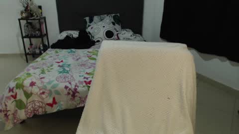 Snapshot of mia_adams_red chatting on 12-06-24, 06:04 mia online show from 12-06-24, 06:04
