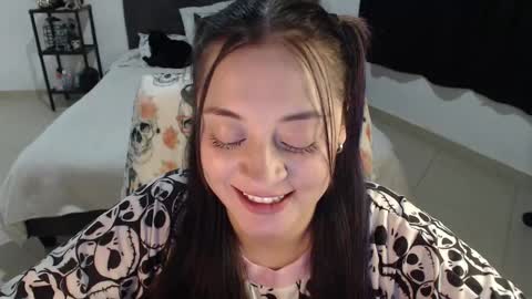 Snapshot of mia_adams_red chatting on 12-16-24, 05:27 mia online show from 12-16-24, 05:27
