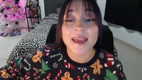 Snapshot of mia_adams_red chatting on 12-24-24, 11:00 mia online show from 12-24-24, 11:00