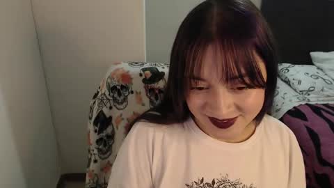 Snapshot of mia_adams_red chatting on 01-03-25, 12:43 mia online show from 01-03-25, 12:43