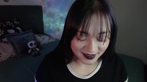 Snapshot of mia_adams_red chatting on 01-18-25, 12:24 mia online show from 01-18-25, 12:24