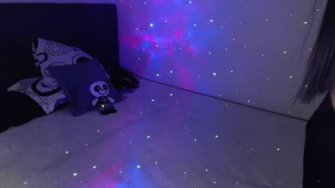 Snapshot of mia_adams_red chatting on 01-28-25, 04:29 mia online show from 01-28-25, 04:29