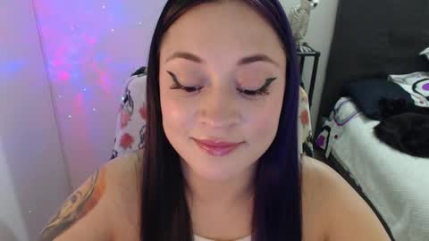 Snapshot of mia_adams_red chatting on 02-05-25, 10:12 mia online show from 02-05-25, 10:12