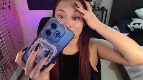 Snapshot of mia_adams_red chatting on 09-20-25, 01:28 mia online show from 09-20-25, 01:28