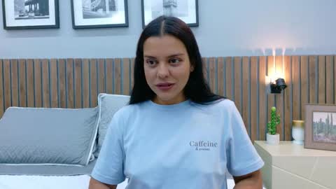 Mia Bellefort online show from 02-06-26, 08:01