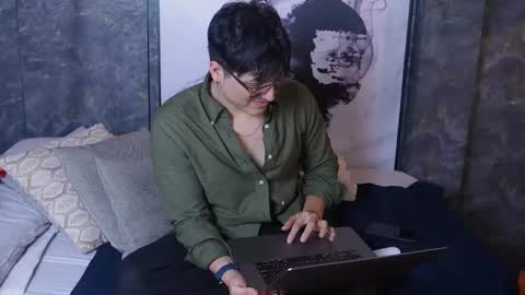 Belmont and Mia online show from 04-13-26, 06:46