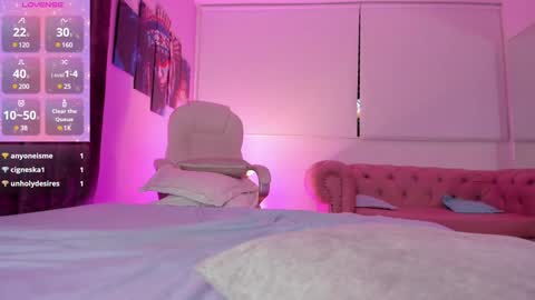 Snapshot of mia_bonneett chatting on 01-20-25, 11:54 online show from 01-20-25, 11:54