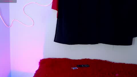 mia califa online show from 05-15-26, 06:42