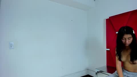 mia_clark18 online show from 11-19-25, 08:53