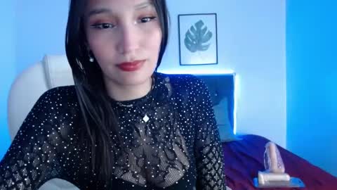 Snapshot of mia_collens_ chatting on 10-04-25, 03:37 MIA online show from 10-04-25, 03:37