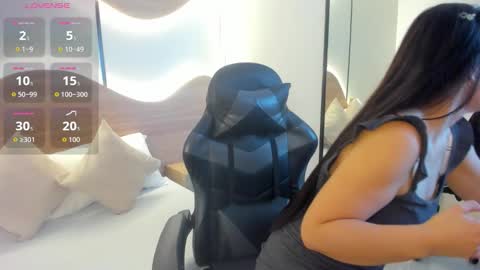 M I A  online show from 11-06-25, 02:34