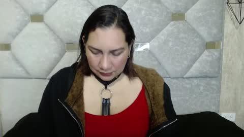 Mia online show from 04-01-26, 01:17