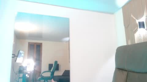 Mia online show from 04-09-26, 10:48