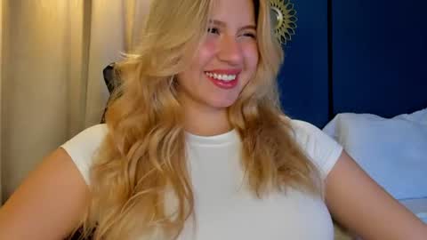 Snapshot of mia_curry chatting on 07-16-26, 07:20 M I A online show from 07-16-26, 07:20