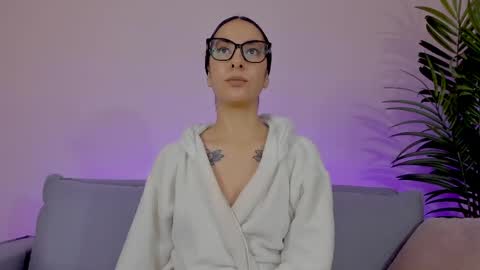 Sarah Luna online show from 05-19-26, 12:33