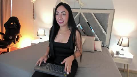 mia_davis__ online show from 05-29-26, 12:03