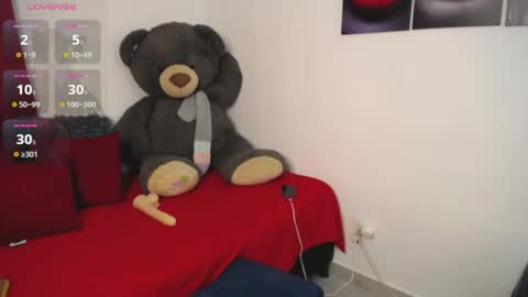 Snapshot of mia_downson chatting on 06-27-26, 12:22 Mia online show from 06-27-26, 12:22