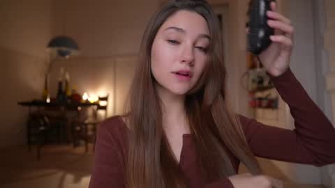 Mia online show from 11-01-25, 06:43