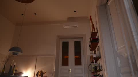 Mia online show from 11-04-25, 06:18