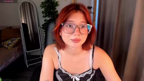 Snapshot of mia_e1fie chatting on 06-30-26, 12:44 mia_e1fie online show from 06-30-26, 12:44