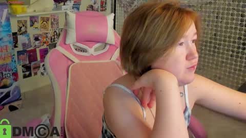 Mia online show from 11-10-25, 02:21