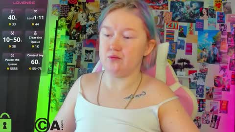 Mia online show from 01-15-26, 02:49