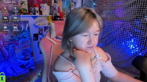 Mia online show from 03-30-26, 03:07