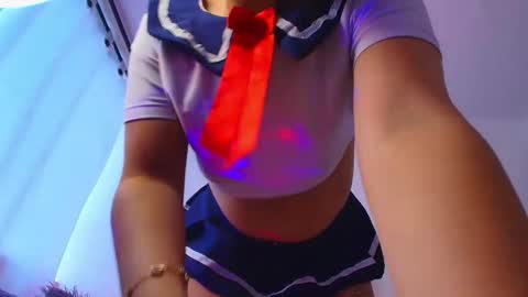 Mia flames online show from 11-13-25, 09:25