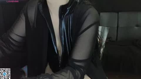 Snapshot of mia_g0ld chatting on 11-25-25, 03:56 Golden ones online show from 11-25-25, 03:56