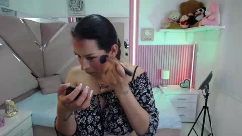 Snapshot of mia_garcia28 chatting on 11-24-25, 07:46 mia_garcia28 online show from 11-24-25, 07:46