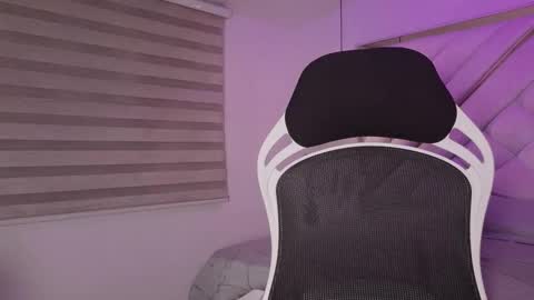 Mia online show from 02-10-26, 03:10