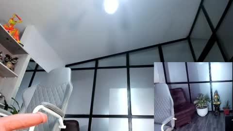 Mia.... Nice to meet you  thumb up me please its important online show from 02-15-25, 04:23