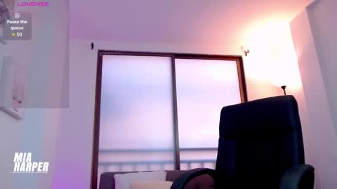 Mia online show from 11-09-25, 09:24