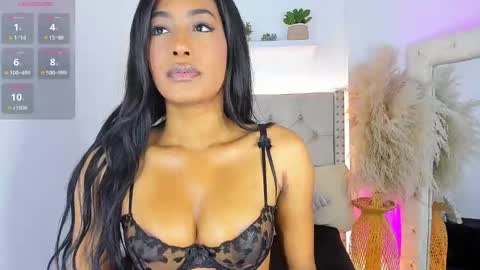 mia_juicy_ online show from 09-28-25, 08:14