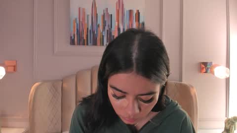 Mia online show from 12-18-25, 02:28