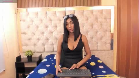 Mia.  online show from 05-12-26, 10:56