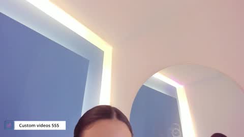 mia_lombana online show from 12-15-25, 08:02