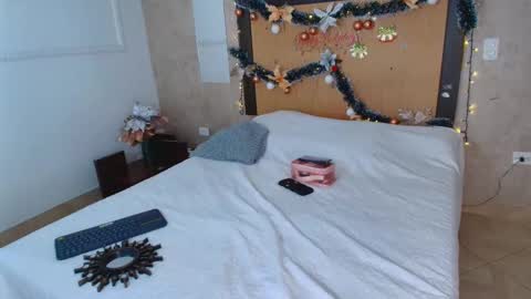 Snapshot of mia_lopez52 chatting on 12-04-25, 09:01 MIALOPEZ . Y . online show from 12-04-25, 09:01