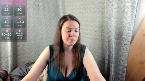 Snapshot of mia_lores chatting on 10-21-25, 09:32 mia_lores online show from 10-21-25, 09:32