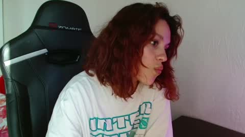 Snapshot of mia_luiza chatting on 06-08-26, 03:12 mia_luiza online show from 06-08-26, 03:12