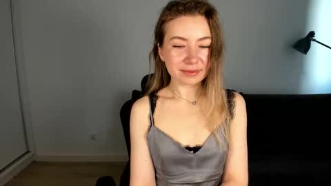 Mia online show from 02-20-26, 07:54