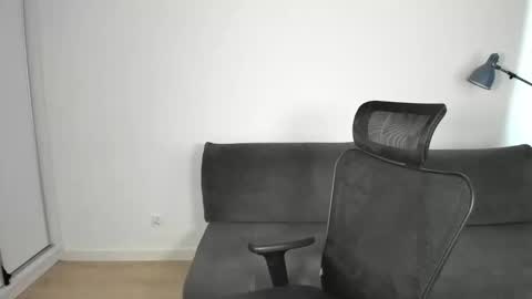 Mia online show from 03-20-26, 07:57