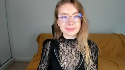 Mia online show from 06-11-26, 06:55