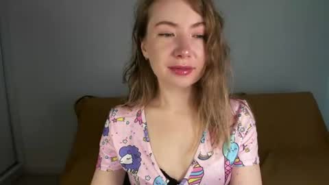 Snapshot of mia_luxx92 chatting on 07-22-26, 06:27 Mia online show from 07-22-26, 06:27