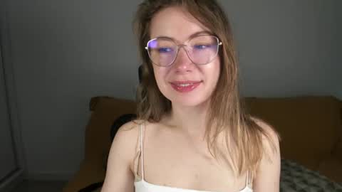 Snapshot of mia_luxx92 chatting on 07-23-26, 07:06 Mia online show from 07-23-26, 07:06