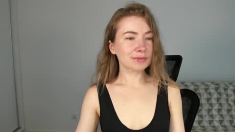 Snapshot of mia_luxx92 chatting on 07-24-26, 06:22 Mia online show from 07-24-26, 06:22