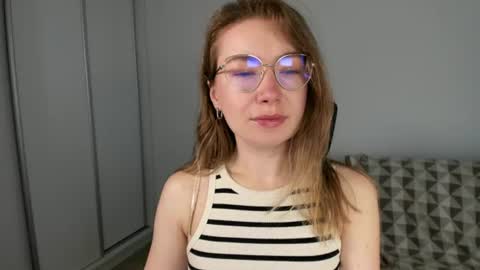 Snapshot of mia_luxx92 chatting on 07-25-26, 06:55 Mia online show from 07-25-26, 06:55