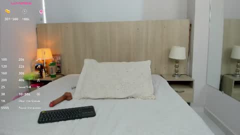 Snapshot of mia_mercier chatting on 06-18-26, 11:36 Mia Mercier online show from 06-18-26, 11:36
